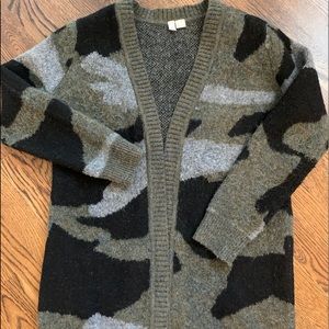 Anthropologie Moth Black and Gray camo Cardigan